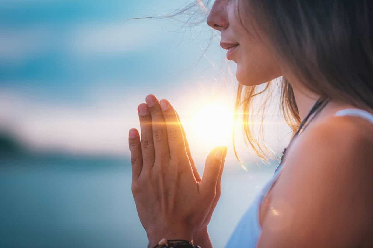 Wie moderne Spiritualität und Esoterik Frauen klein halten